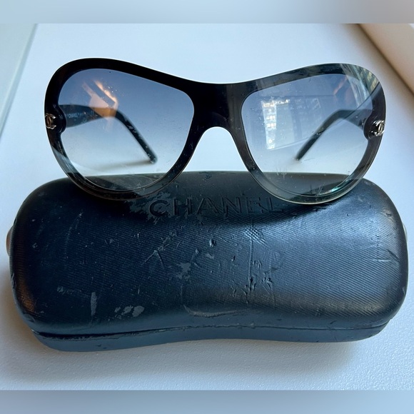 Chanel CC Black Sunglasses | Silver Tone Hardware with Chanel Case - Picture 1 of 12